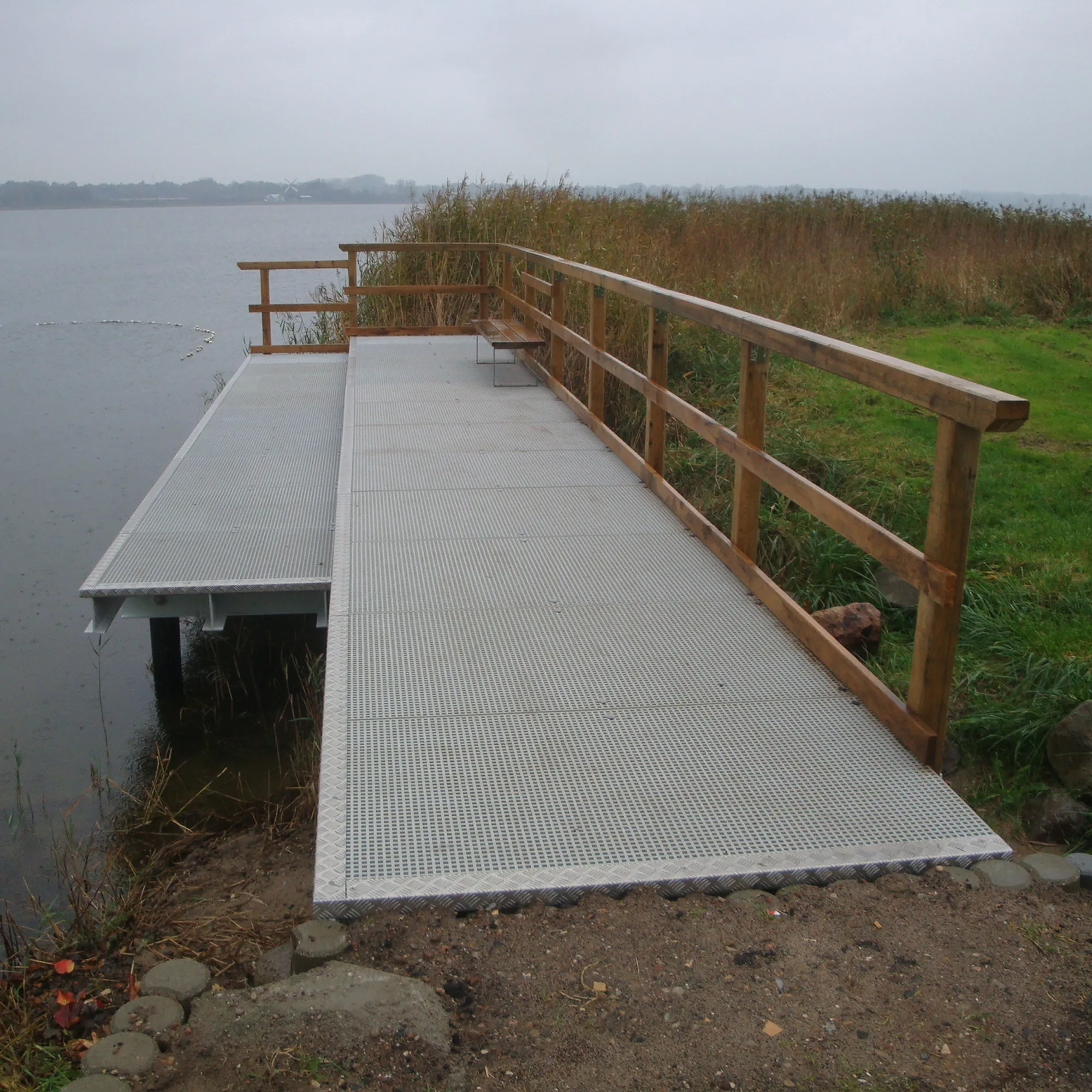 Referenz-Projekt: Neubau Steg Badestelle Fahrdorf