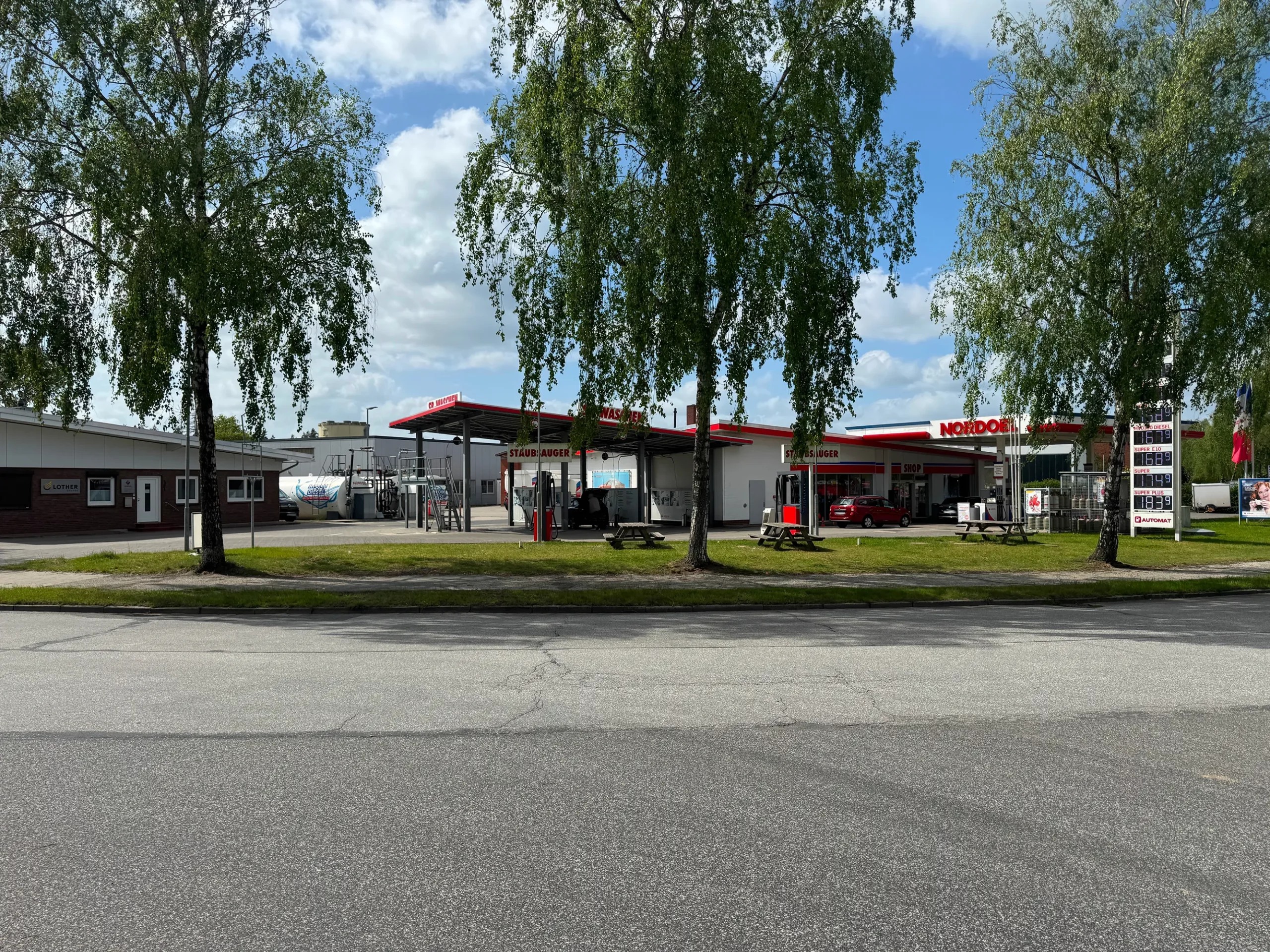 Gewerbebau: Anbau Tankstelle
