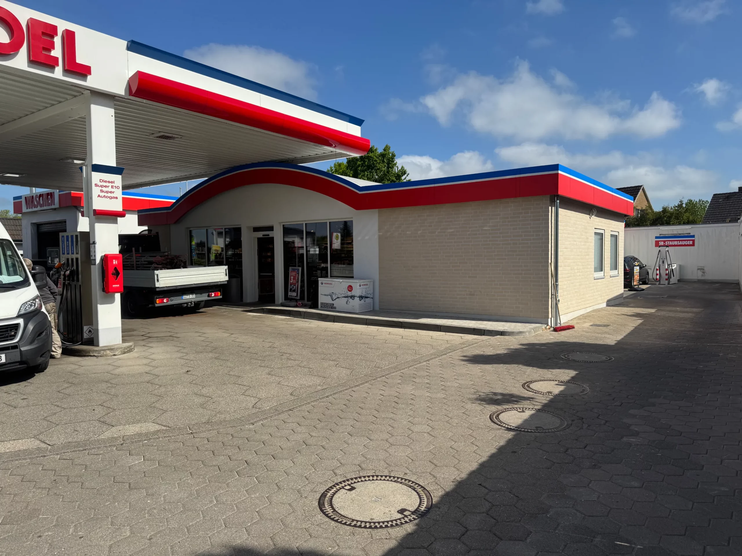 Gewerbebau: Neubau Shopgebäude