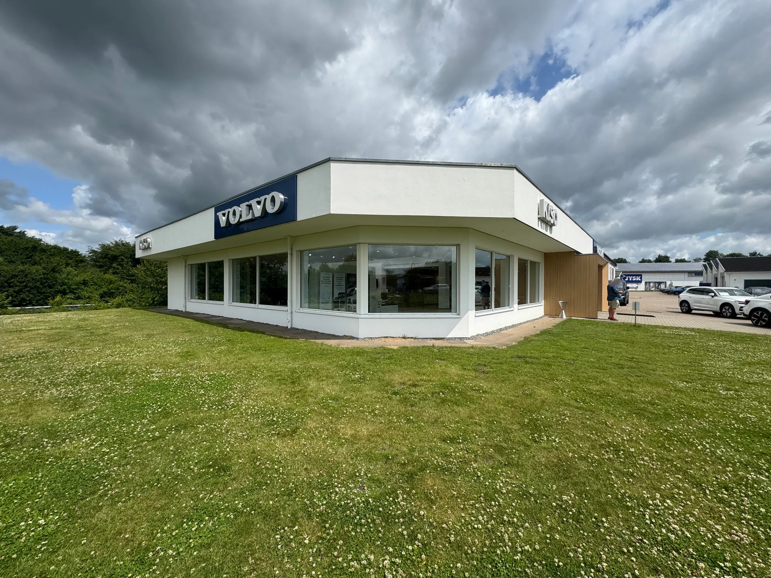 Gewerbebau: Sanierung Volvo Autohaus