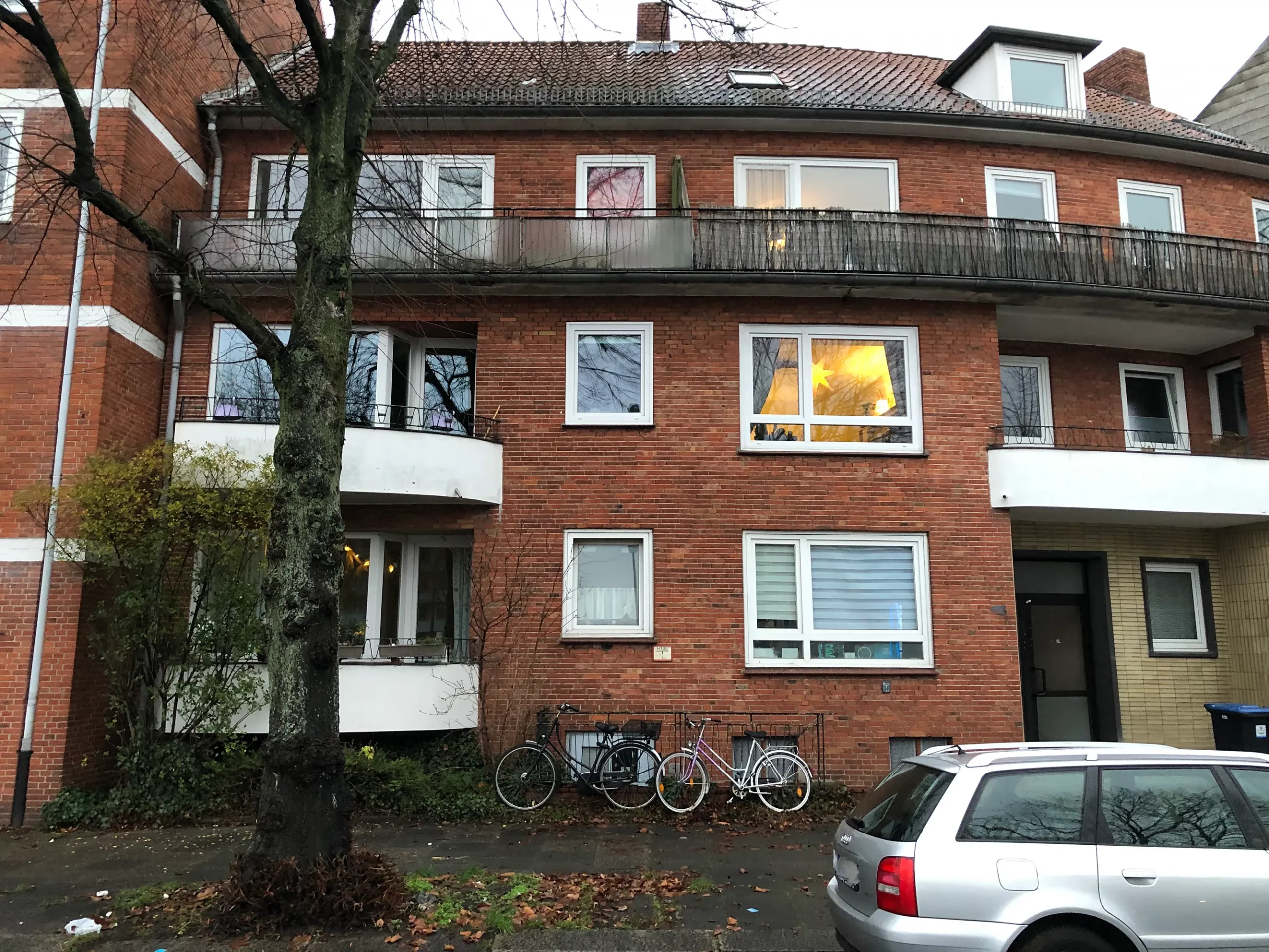 Wohnungsbau: Sanierung 13-Parteienhaus