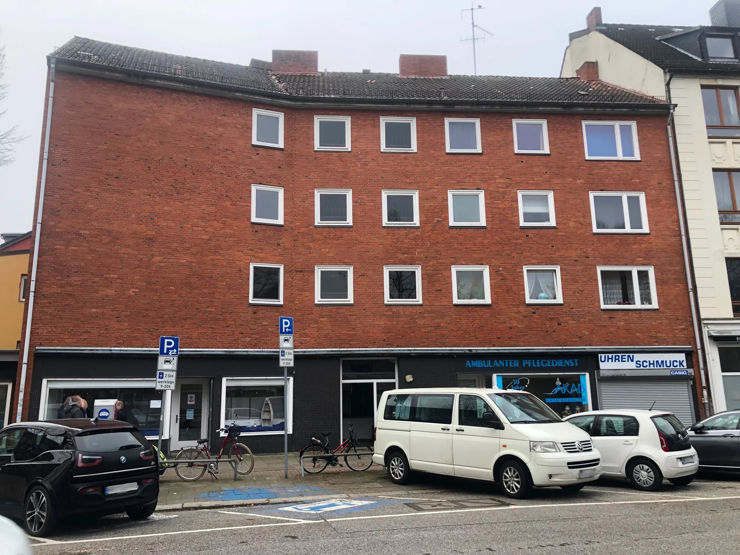 Wohnungsbau: Sanierung 18-Parteienhaus